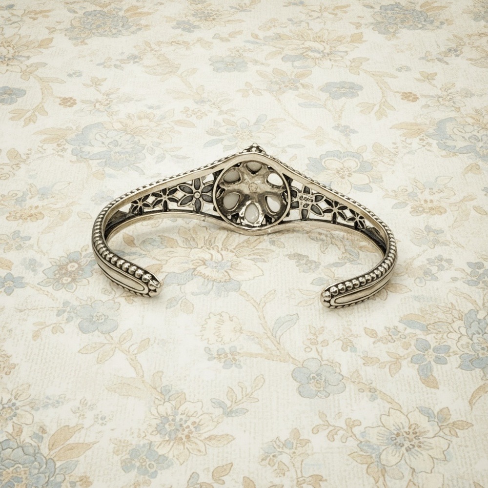 Carolyn Pollack Cuff-- white Ceramic Flower signed & stamped - Picture 8 of 9